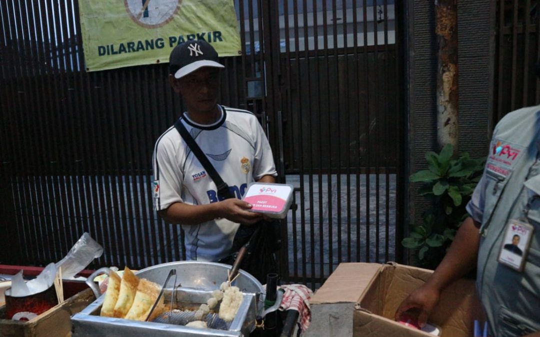 PYI Salurkan Paket Sembako dan Makanan Berbuka Untuk Dhuafa Nyengseret Bandung
