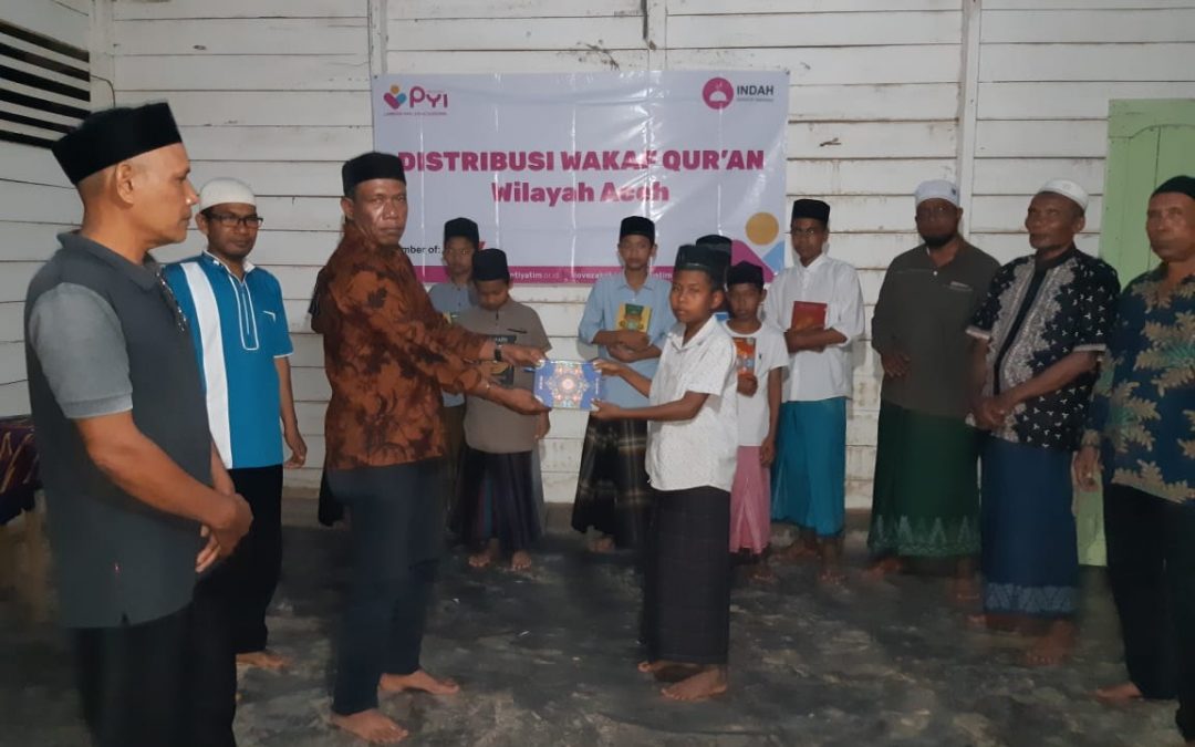 LAZNAS PYI Salurkan 50 Alquran Wakaf Bagi Santri Yatim Sawang Aceh