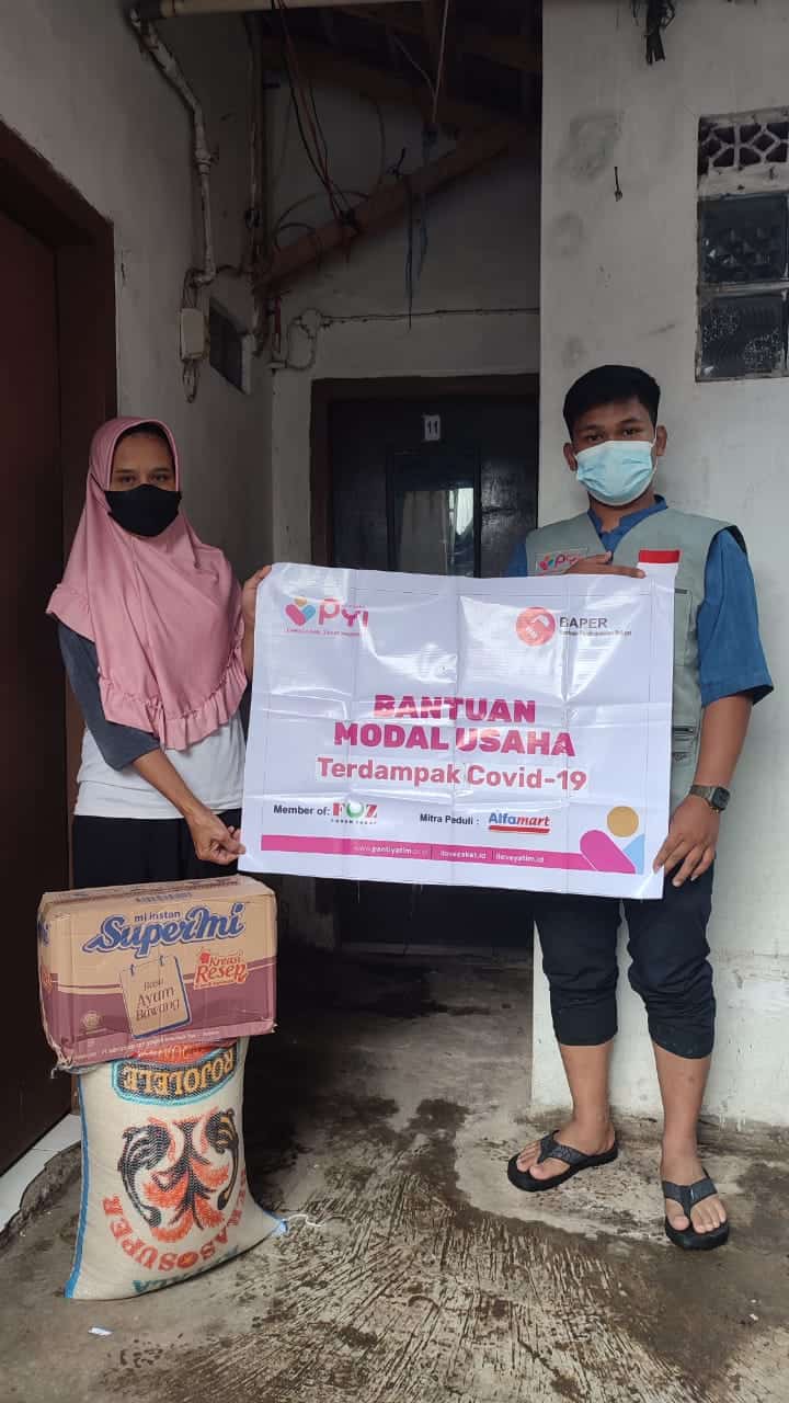 PYI Yatim dan Zakat Salurkan Bantuan Untuk Pedagang Kecil di Bandung
