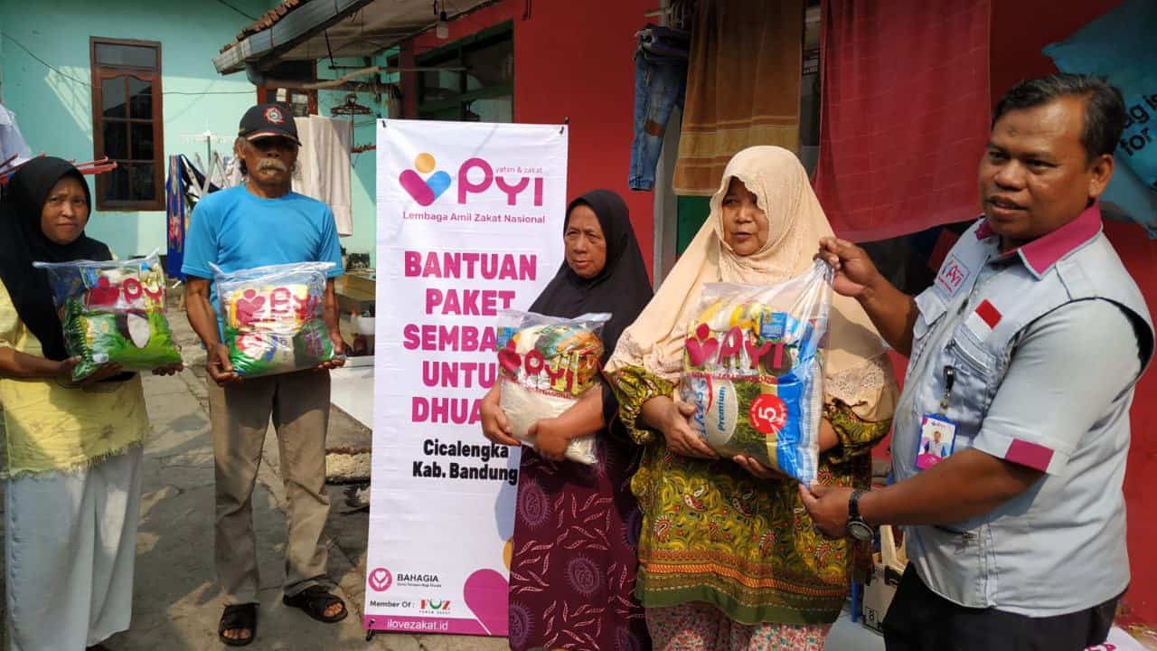 PYI Salurkan Bantuan Bagi 55 Kaum Dhuafa Di Kampung Sukamulya