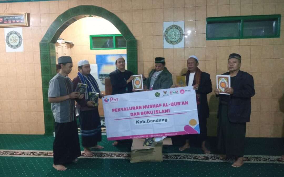Laznas PYI  Salurkan Bantuan Al Quran dan Buku Islami di Kampung Kopo, Kutawaringin